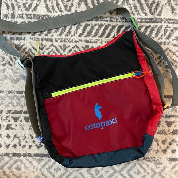 cotopaxi Handbags - Cotopaxi Taal convertible tote-del dia